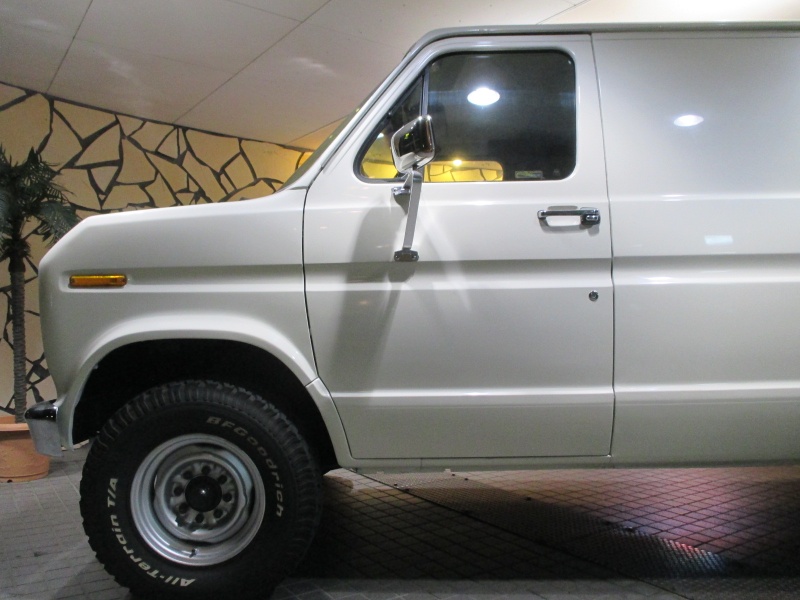 フォード E-350 カーゴＶＡＮ Ｅ３５０ 新車並行 中古車 情報 | garage CREW CAB